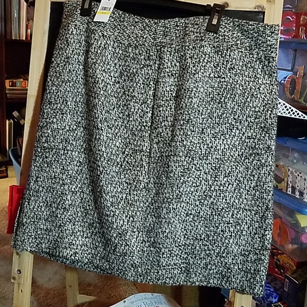 Van Heusen Skirt 16 lined side zipper